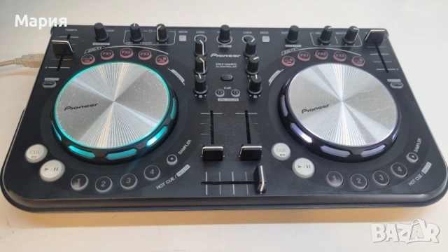Pioneer DDJ-WeGO - Compact DJ Controller, снимка 2 - Ресийвъри, усилватели, смесителни пултове - 53242447