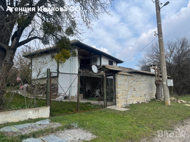 Две къщи в един парцел, снимка 3 - Къщи - 53826804