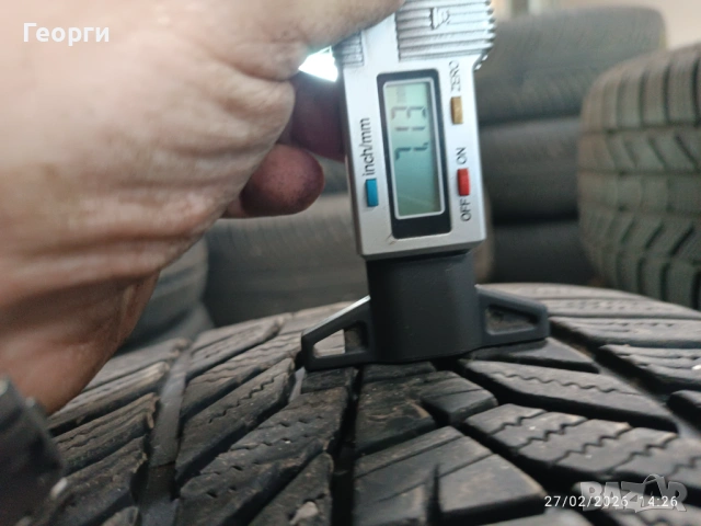 2бр.зимни гуми 235/35/20 Hankook, снимка 2 - Гуми и джанти - 53666124