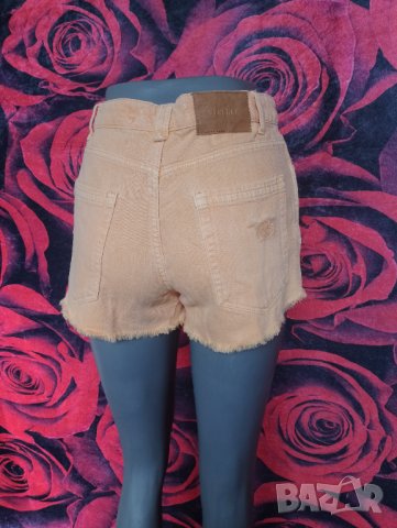 Bershka Светло оранжеви къси дънкови панталони С , снимка 2 - Къси панталони и бермуди - 41375231