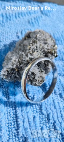 Масивна сребърна гривна с лек дефект ( вижда се на снимките ) , размер 64мм (6.4см) 