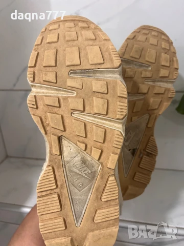 Маратонки Nike W Air Huarache SE Sail/ Arctic Orange-Worn Blue-Vivid Green, снимка 2 - Маратонки - 50567854