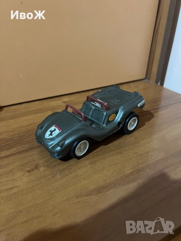 Стара пластмасова количка