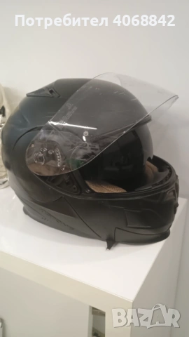 Мото каска с визьор