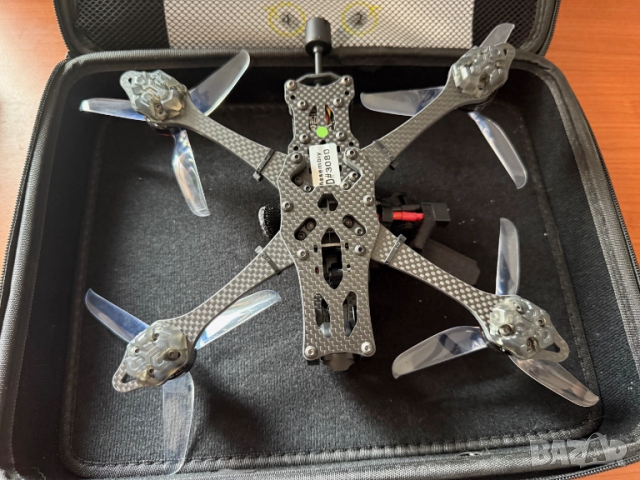 Дрон Lumenier QAV-S JohnnyFPV Special Edition 5" 6S DJI O3 HD FPV Freestyle с 4хбат 4хперки и GoPro, снимка 3 - Дронове и аксесоари - 51845071