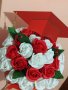 Луксозна кутия с трийсет и една сапунени роза за абитуриенти или абсолвенти , снимка 6