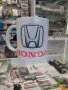 Бяла порцеланова чаша с логото на автомобилите Хонда / Honda