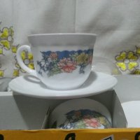 Френски аркопал чаши за чай , снимка 1 - Антикварни и старинни предмети - 44231618