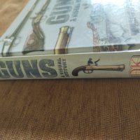 Оръжия Визуална История - Guns A Visual History, енциклопедия за оръжия, снимка 7 - Енциклопедии, справочници - 42222388