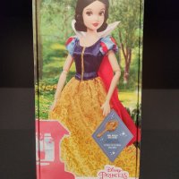 Оригинална кукла Снежанка и седемте джуджета - чупещи стави - Дисни Стор Disney Store , снимка 3 - Кукли - 36595590