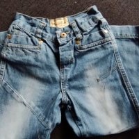 Детски дънки Massimo Dutti размер 4, снимка 5 - Детски панталони и дънки - 38654102