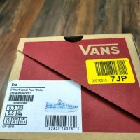 Vans Era (I Heart Vans) - чисто нови / размер 36.5 и 43 / UK 4 и 9, снимка 5 - Спортни обувки - 40132371