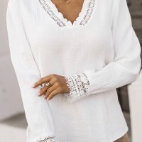 Дамска памучна блуза в бяло с V-образно деколте с бродерия, снимка 5 - Блузи с дълъг ръкав и пуловери - 44382591