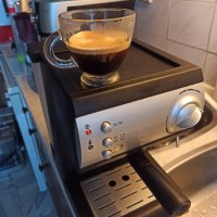 Кафемашина с ръкохватка с крема диск, работи перфектно и прави страхотно кафе с каймак , снимка 2 - Кафемашини - 41204894