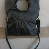 Черна дамска чанта от естествена кожа, снимка 3 - Чанти - 41520456