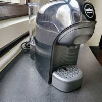 Кафемашина с капсули Лаваца Lavazza A Modo Mio Tiny Кафе машина, снимка 10 - Кафемашини - 41630124
