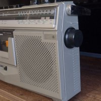 Радио касетофон Aiwa tpr 901k, снимка 3 - Радиокасетофони, транзистори - 41550591