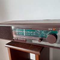 Радио Elta  Heimradio 3210 Germany

, снимка 1 - Радиокасетофони, транзистори - 44553407