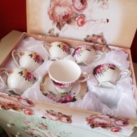 Красив порцеланов сервиз за чай с рози, снимка 1 - Сервизи - 35933671