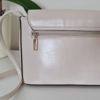 Бяла дамска чанта за през рамо - цвят екрю, снимка 3 - Чанти - 42328296
