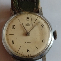Рядък часовник ZARIA 15 камъка интересен модел за колекционери - 26542, снимка 1 - Антикварни и старинни предмети - 36177185