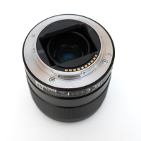 Oбектив Sony FE 28mm f/2, снимка 5 - Обективи и филтри - 44643333