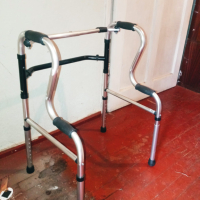 Инвалидна количка, тоалетна и проходилка , снимка 2 - Инвалидни колички - 44835689