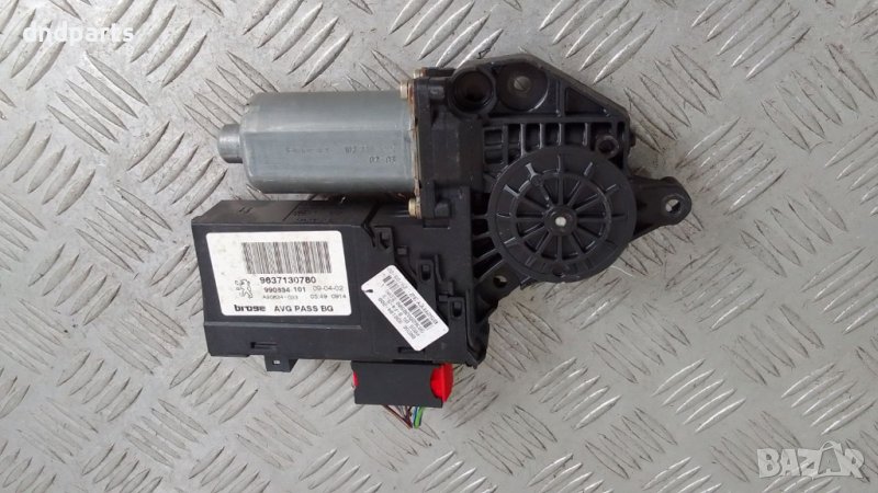 Моторче стъклоповдигач Peugeot 307 2002г.(предна лява)	, снимка 1