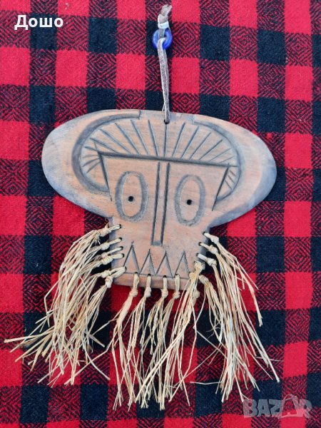 Ръчно изработена кукерска маска от орех за окачване, снимка 1