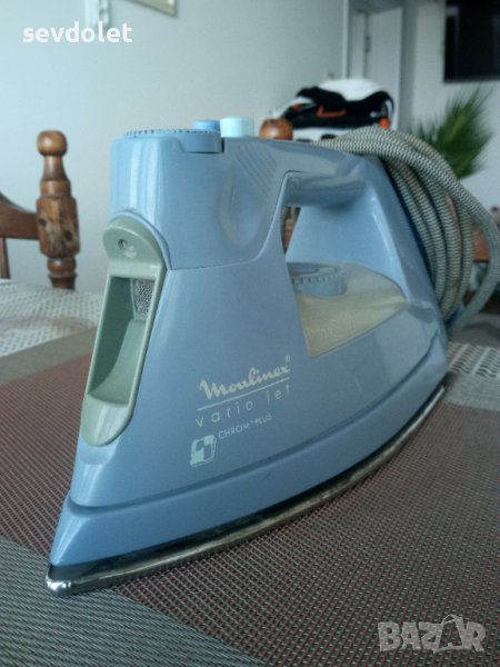 Продавам стара, ютия Моулинекс(преди 1990 г).Работи (без пара)., снимка 1