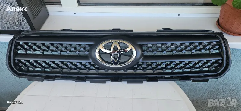 Предна решетка за Toyota Rav 4, снимка 1