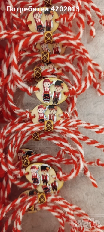 От вълнени конци. Гривна Пижо и Пенда за Баба Марта , снимка 1