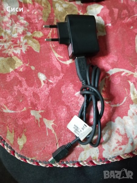 Зарядни за телефони алкател Моторола и др, снимка 1