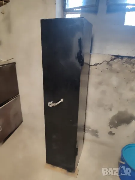 Продавам метална каса за ловно оръжие., снимка 1