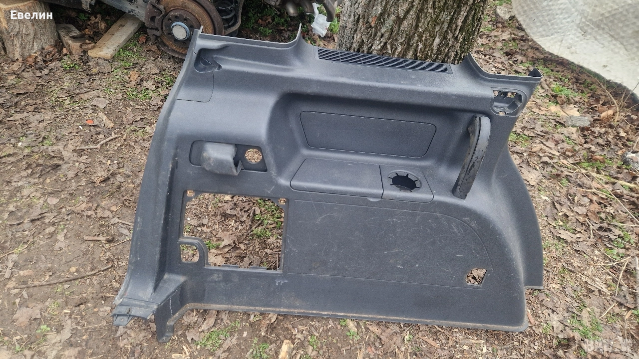 пластмасите от багажника от ляво, снимка 1