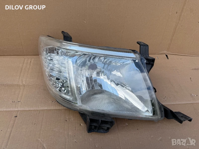 Фар Toyota Hilux 2011-2015, снимка 1
