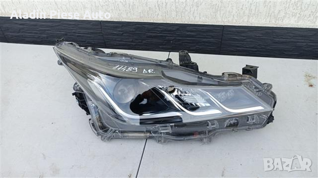 Десен фар Тойота Корола Седан, Седан година 2018 2019 2020 2021 2022 код 81110-02T31-00 , снимка 1