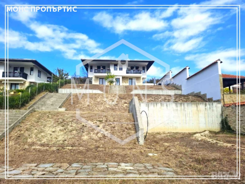 Двуетажна, луксозно обзаведена къща с просторен двор – с. Пчелище на минути от Велико Търново!, снимка 1