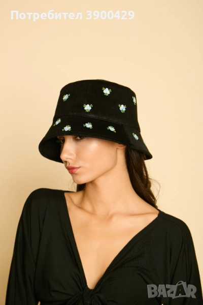 Дамска Кадифена Шапка Violette - Blue Flowers, снимка 1