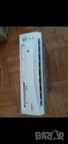 Ретро мини компютър Compaq 