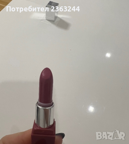 Червило Clinique, снимка 7 - Декоративна козметика - 44747070