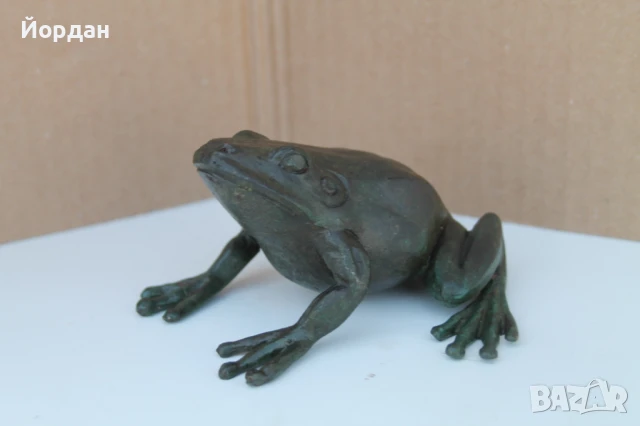 Бронзова фигура ''Жаба''