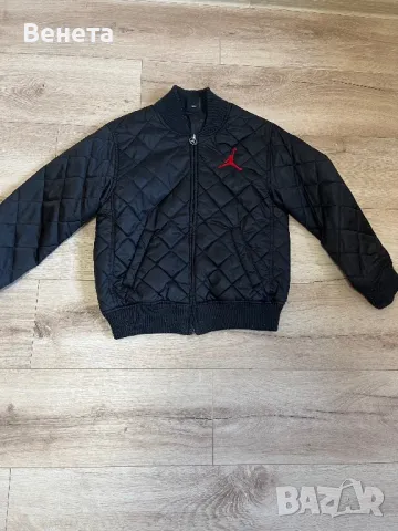 Дамско зимно яке Jordan.Размер М