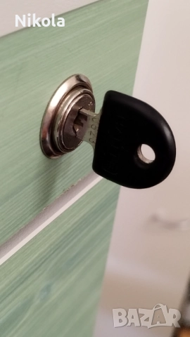 Офис шкаф с три чекмеджета на колела - контейнер за бюро резидав с ключ, снимка 4 - Шкафове и рафтове - 51437181