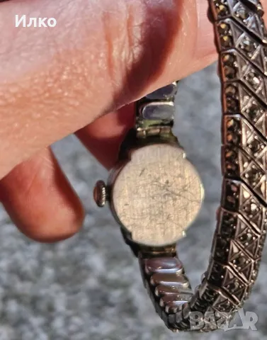 Дамски часовник, снимка 7 - Луксозни - 47994560