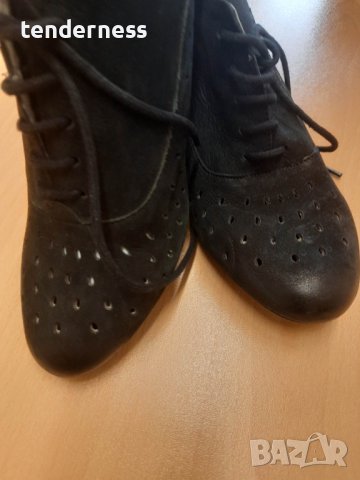 Bugatti, прекрасни есенни обувки в тъмно синьо с перфорация., снимка 3 - Дамски обувки на ток - 30147958