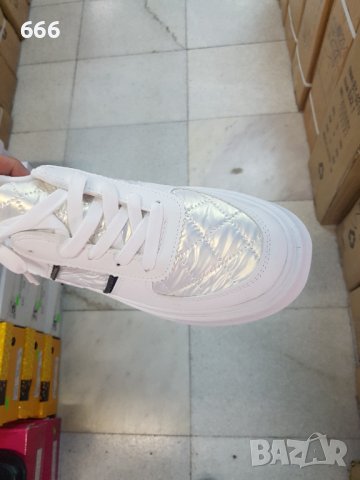 Обувки, снимка 2 - Дамски ежедневни обувки - 42269516