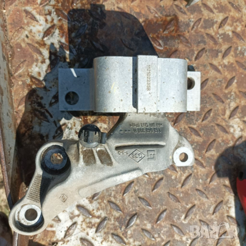 Тампон за мотор дачия 1.6 2017 година 112102235R, снимка 4 - Части - 44553512