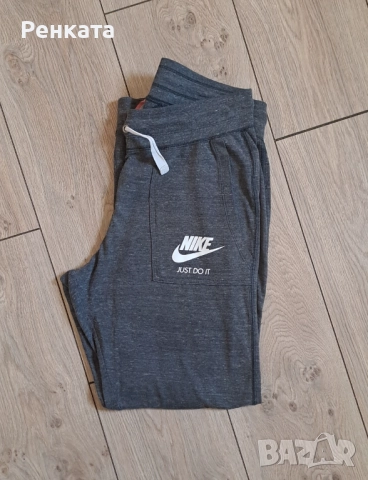 Дамски екип Nike, снимка 3 - Комплекти - 52511184