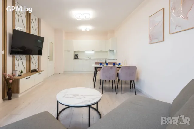 Луксозен и панорамен апартамент на брега в Ла Мер., снимка 10 - Почивки на море - 47825614